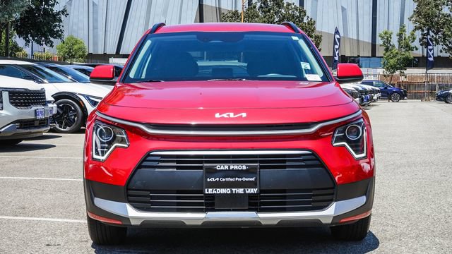 Certified 2025 Kia Niro EX FWD image 3