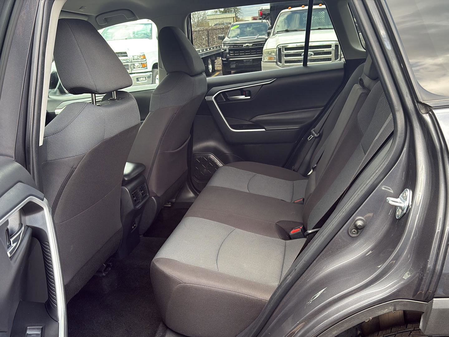 Used 2025 Toyota RAV4 XLE AWD/4WD image 14