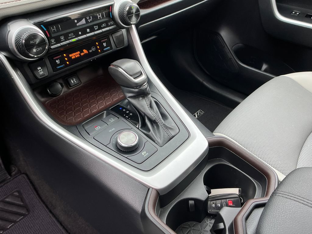 Used 2019 Toyota RAV4 Limited w/ Limited Grade Weather Package AWD/4WD image 20