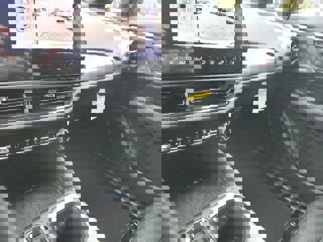 New 2025 Chevrolet Equinox EV RS image 34