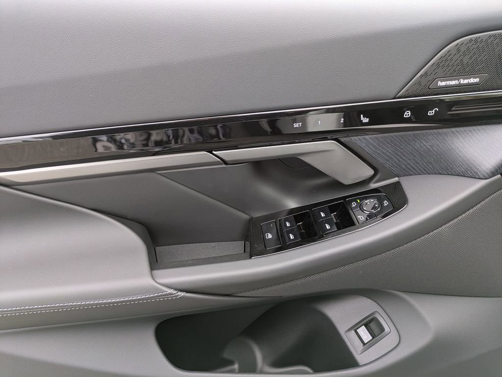 New 2026 BMW 530i xDrive w/ M Sport Package image 10