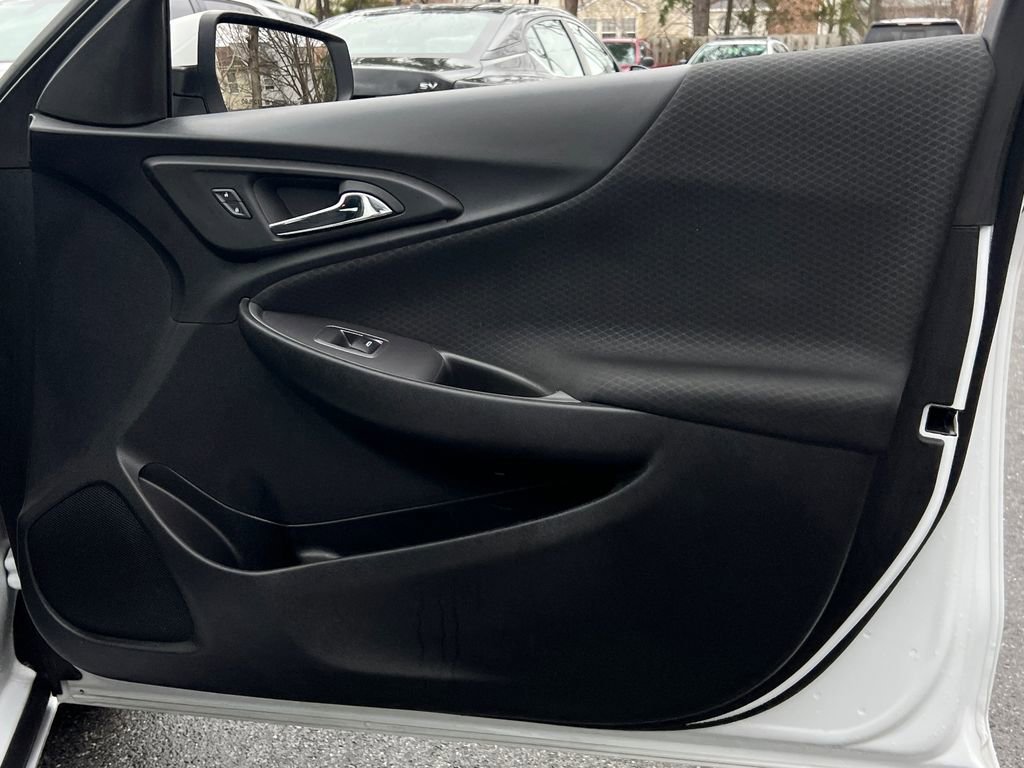 Used 2023 Chevrolet Malibu LT image 9