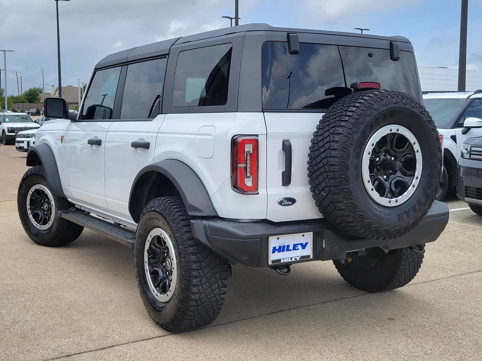Used 2024 Ford Bronco Badlands AWD/4WD image 3