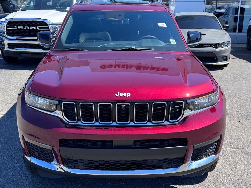 Used 2025 Jeep Grand Cherokee L Limited w/ Luxury Tech Group II AWD/4WD image 2
