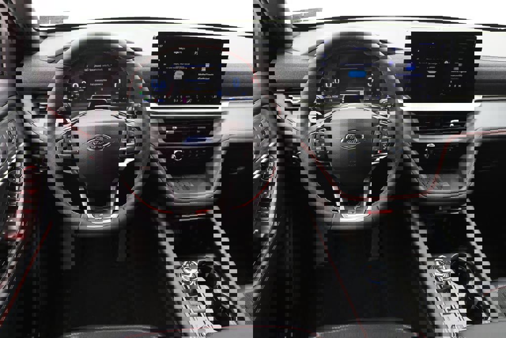 Used 2025 Ford Explorer ST image 16