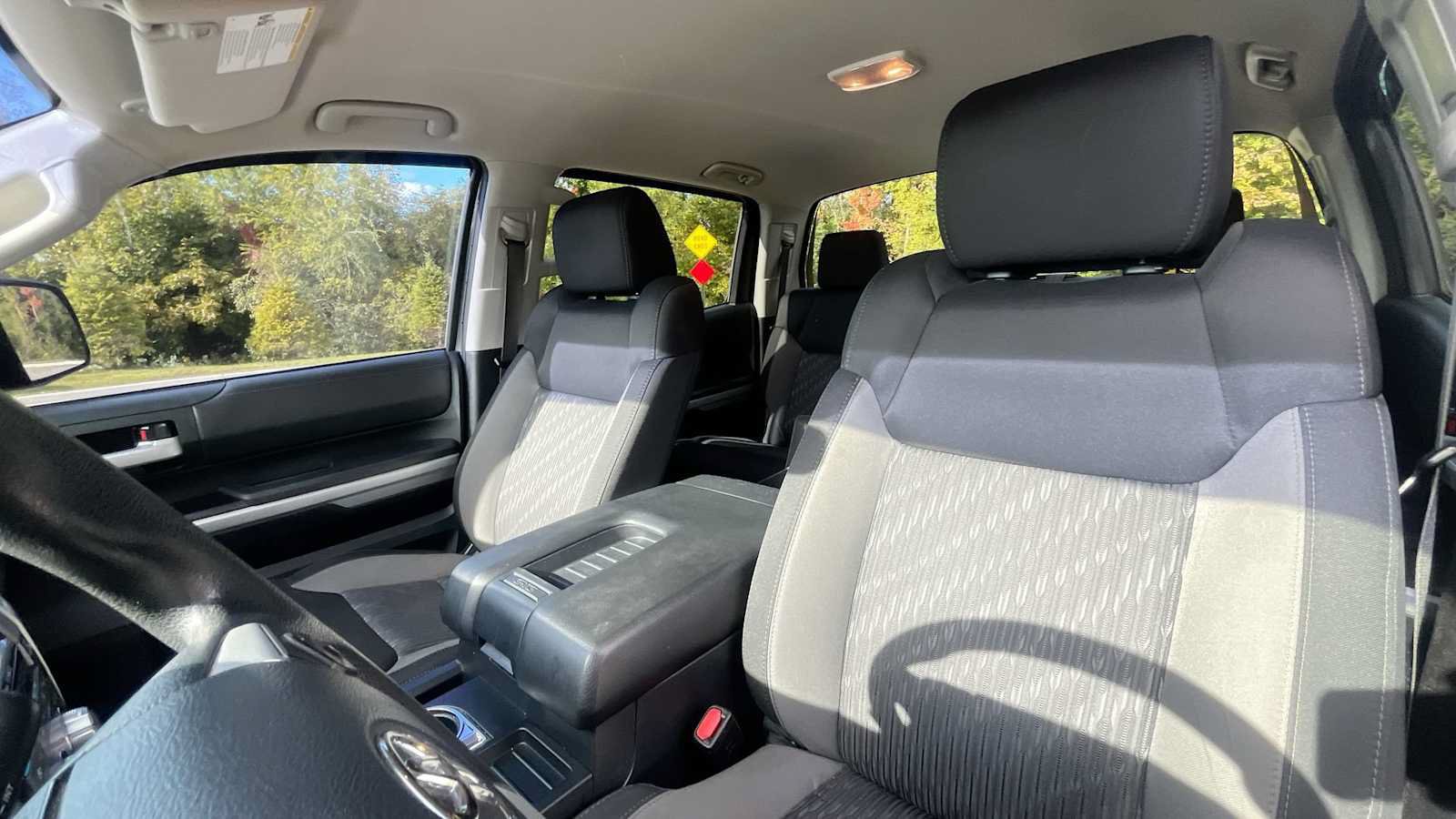 Used 2018 Toyota Tundra SR5 w/ SR5 Upgrade Package AWD/4WD image 13