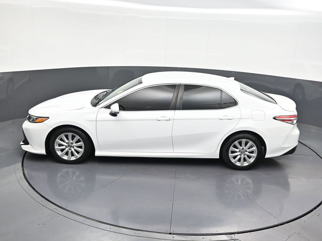 Used 2019 Toyota Camry LE FWD image 16
