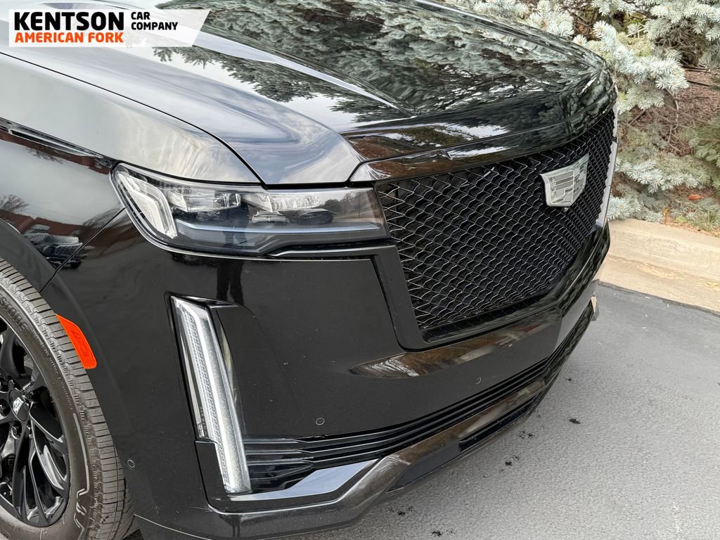 Used 2024 Cadillac Escalade Sport Platinum w/ LPO, ONYX Package image 15