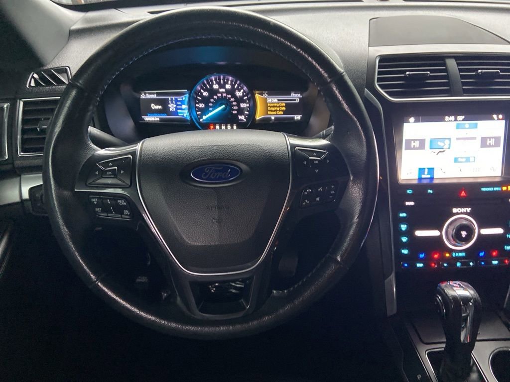 Used 2019 Ford Explorer Limited w/ Ford Safe & Smart Package FWD image 19