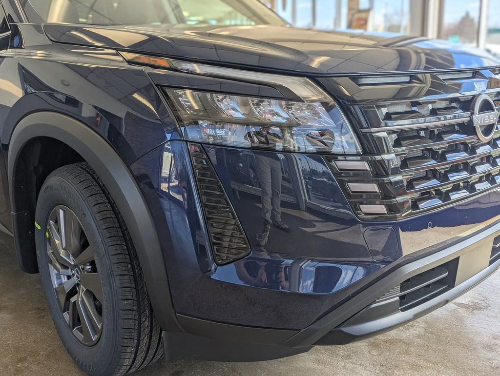 New 2026 Nissan Pathfinder SV image 11