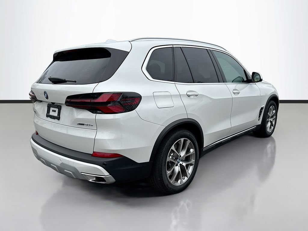 Used 2024 BMW X5 xDrive50e w/ Parking Assistance Package image 7