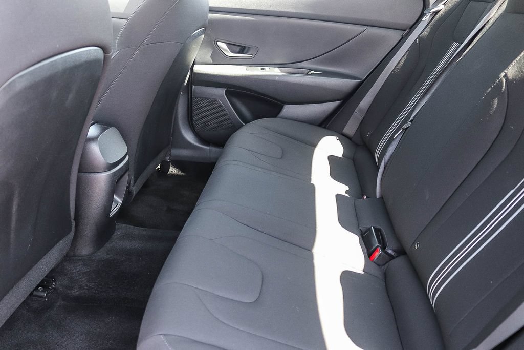 Used 2024 Hyundai Elantra SEL FWD image 18