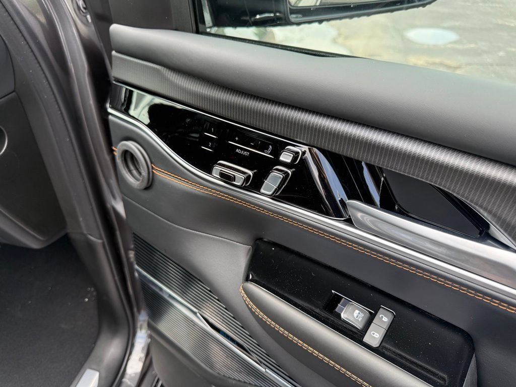 New 2026 Jeep Grand Wagoneer L Summit AWD/4WD image 65