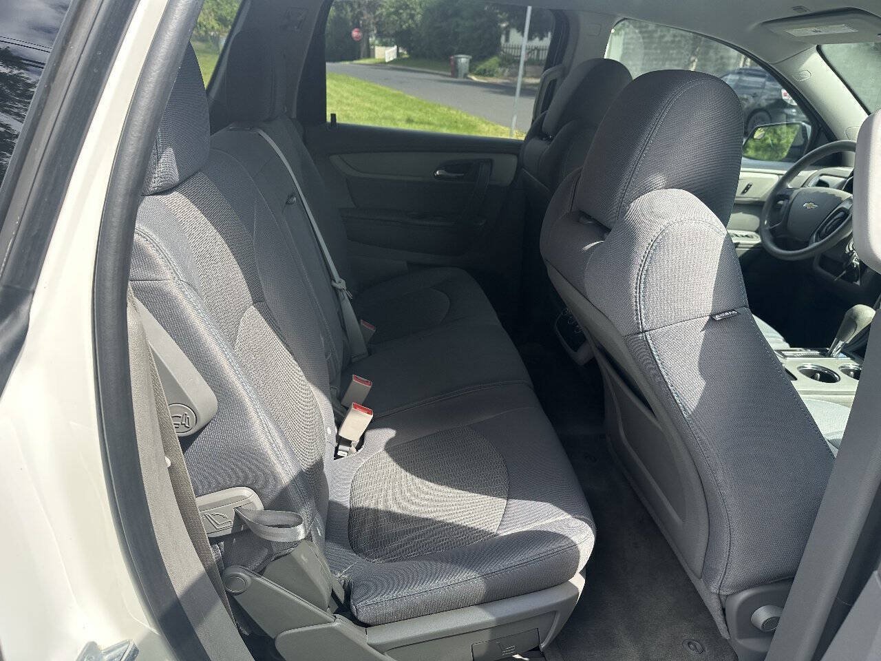 Used 2013 Chevrolet Traverse LS FWD image 12