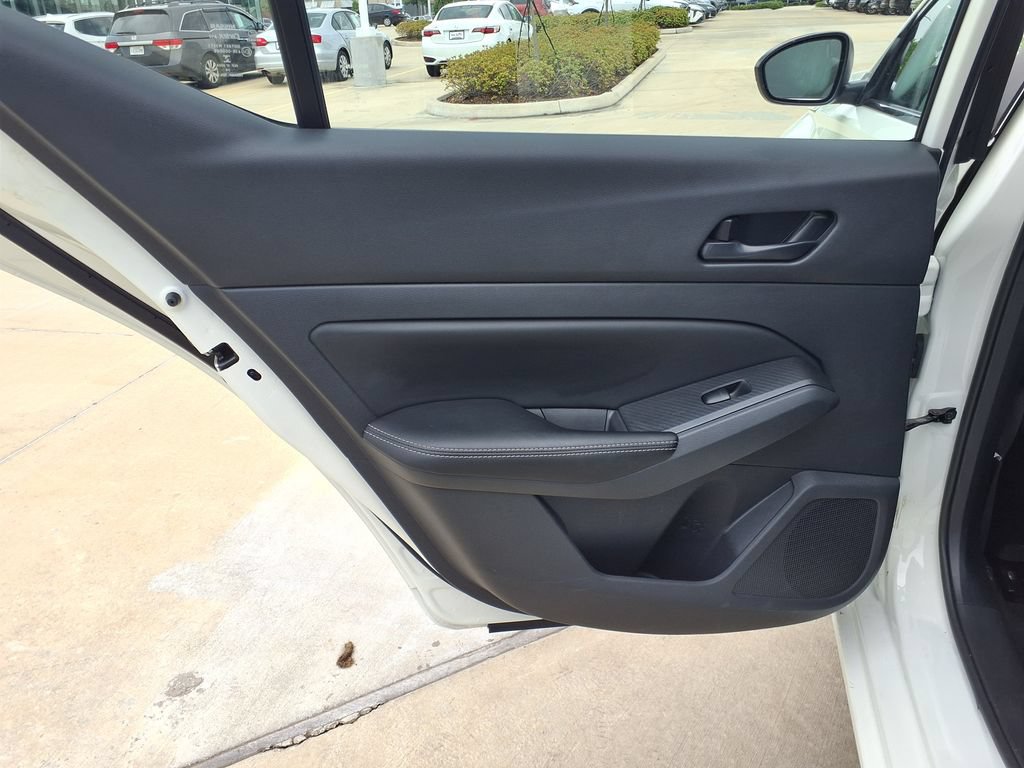 Used 2025 Nissan Altima 2.5 SV FWD image 15