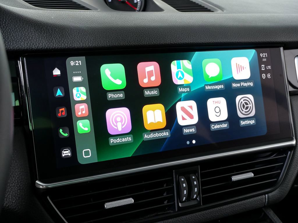 Certified 2022 Porsche Cayenne image 16