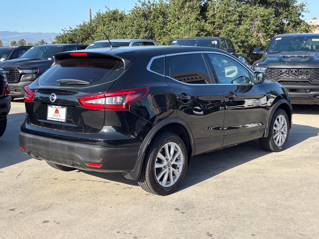 Used 2021 Nissan Rogue Sport S FWD image 3