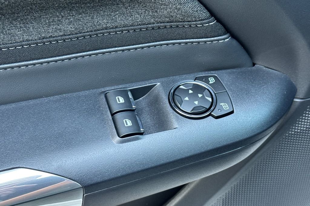 Used 2025 Ford Mustang Coupe image 15
