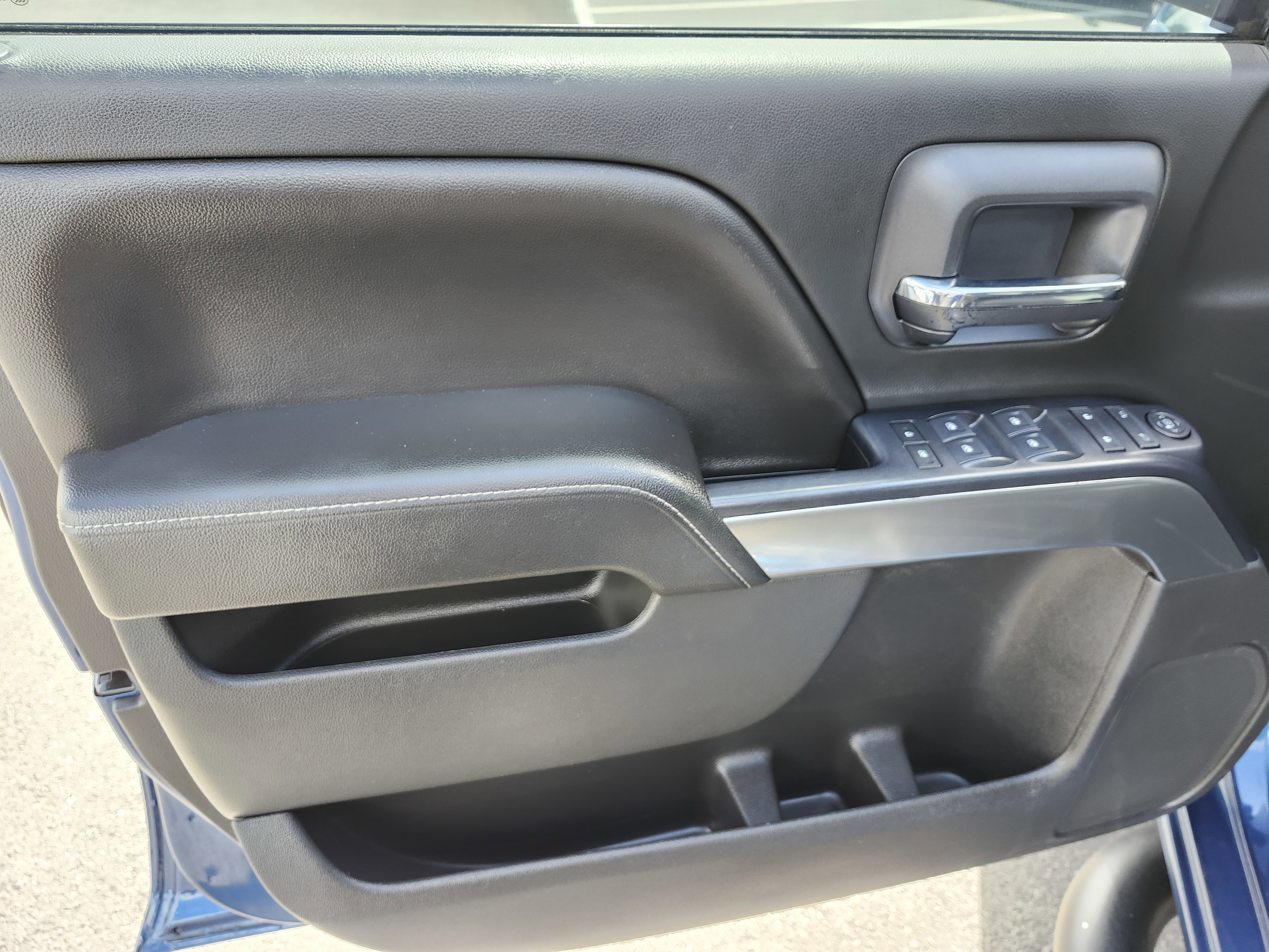 Used 2018 Chevrolet Silverado 1500 LT w/ All Star Edition image 28