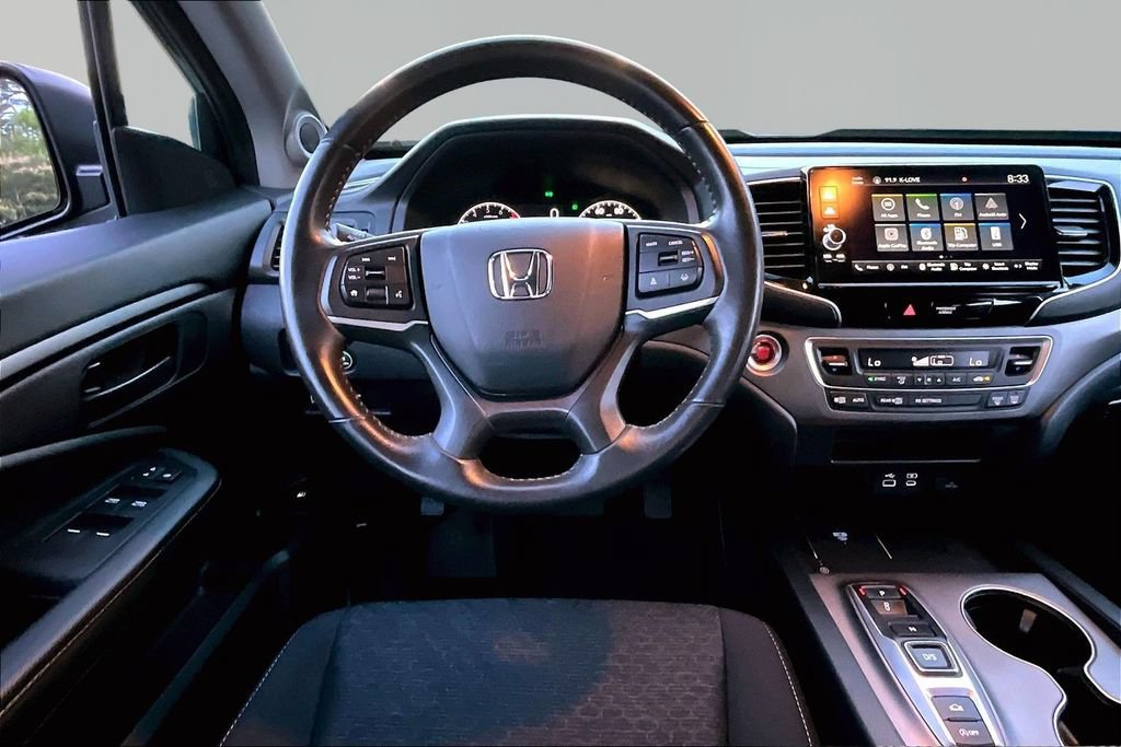Used 2025 Honda Ridgeline Sport image 9