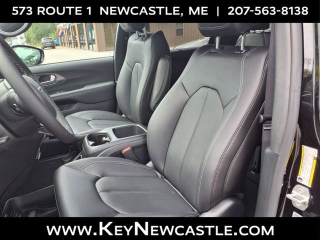 New 2025 Chrysler Pacifica Select w/ Fav Edition Package FWD image 13