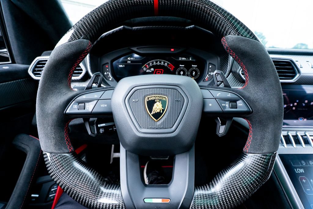Used 2024 Lamborghini Urus Performante AWD/4WD image 42