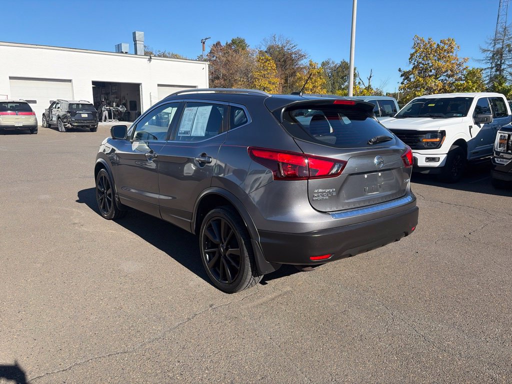 Used 2017 Nissan Rogue Sport SL AWD/4WD image 3