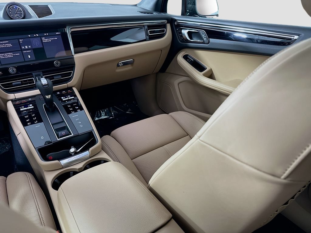 New 2026 Porsche Macan AWD/4WD image 26