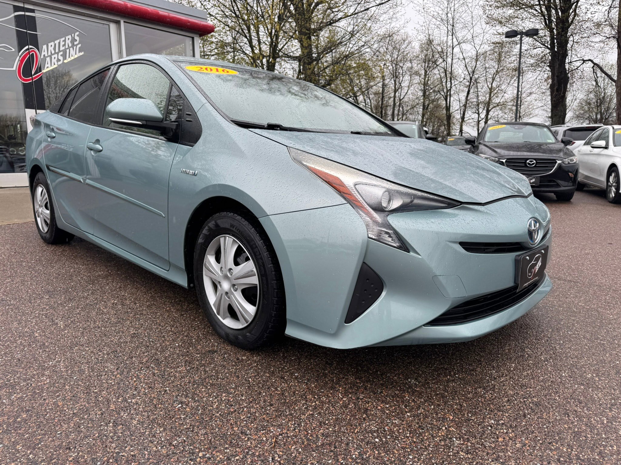 Used 2016 Toyota Prius Two w/ Preferred Accessory Package FWD image 2