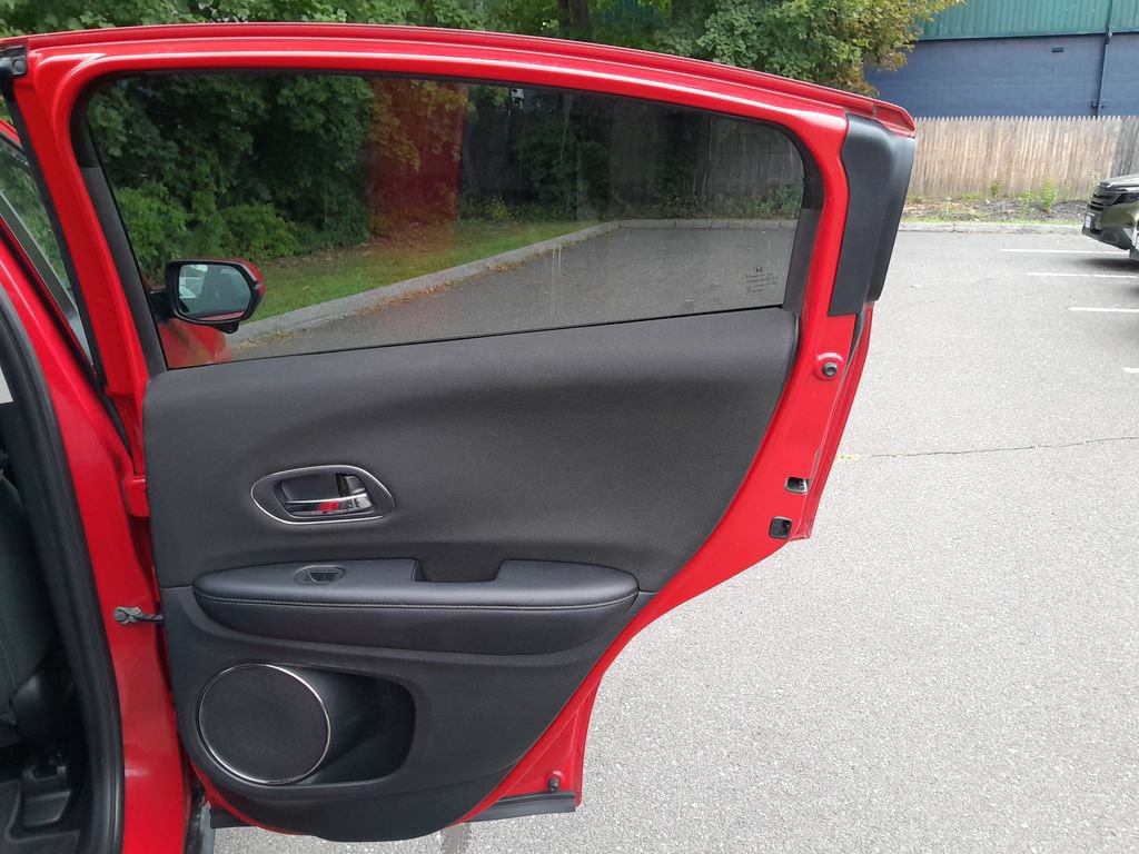 Used 2018 Honda HR-V EX image 32