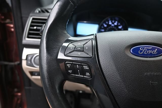 Used 2018 Ford Explorer XLT w/ Equipment Group 202A AWD/4WD image 19