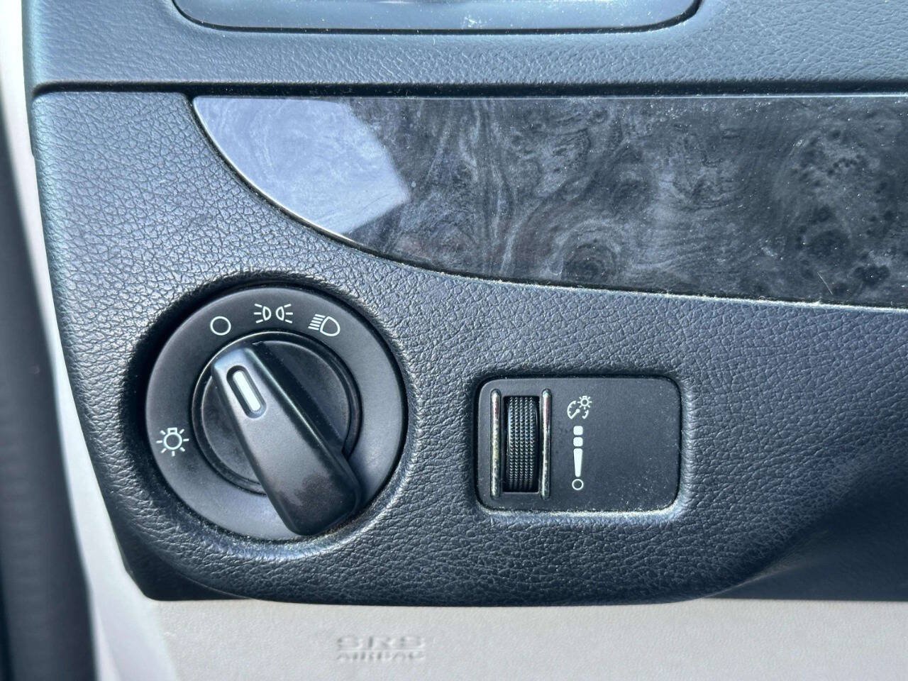 Used 2013 Dodge Grand Caravan SXT FWD image 26