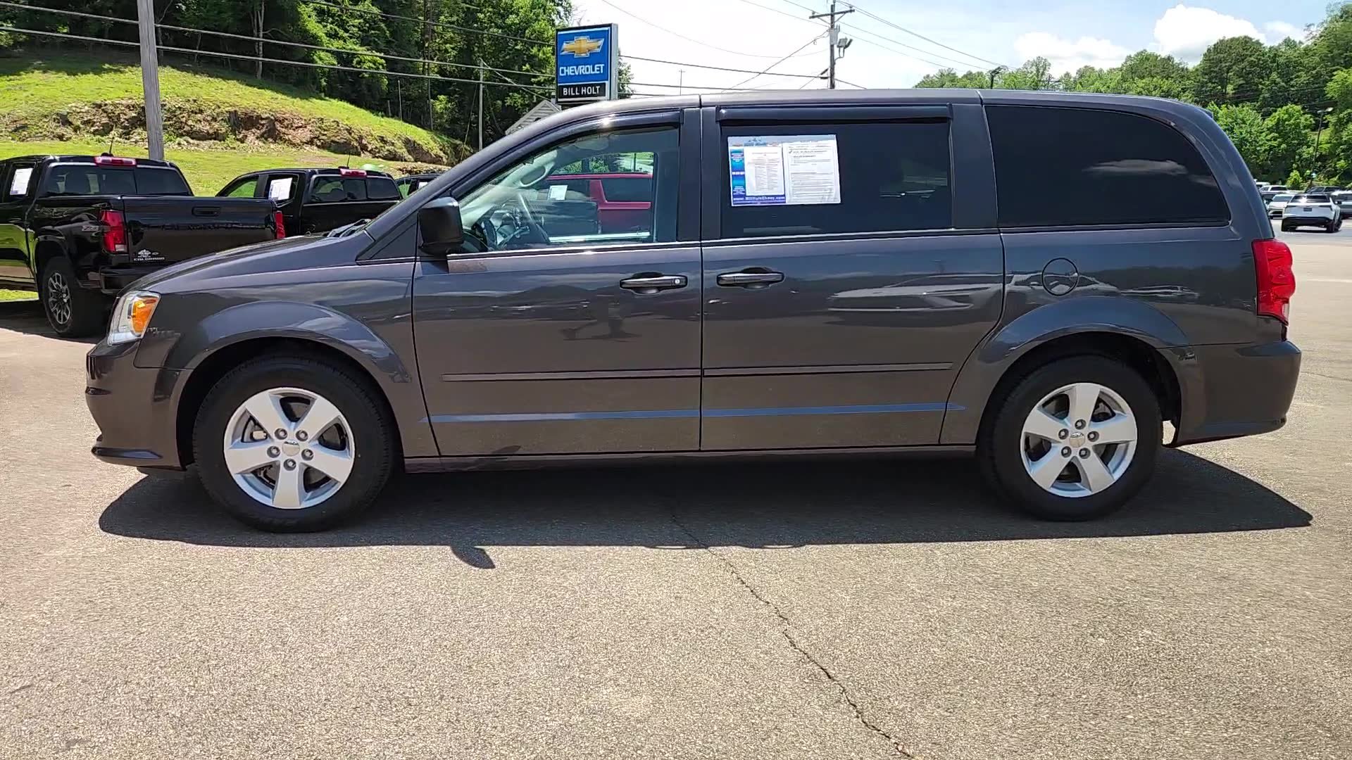 Used 2016 Dodge Grand Caravan SE w/ Quick Order Package 29E SE FWD image 6