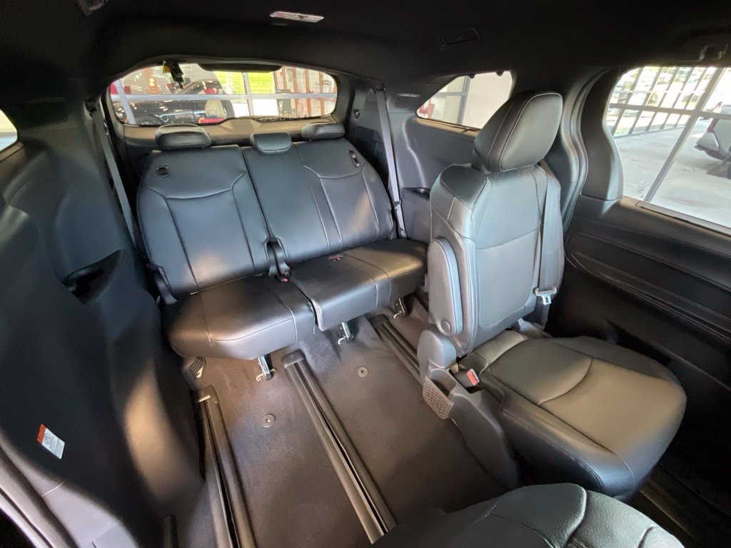 New 2026 Toyota Sienna Platinum AWD/4WD image 18