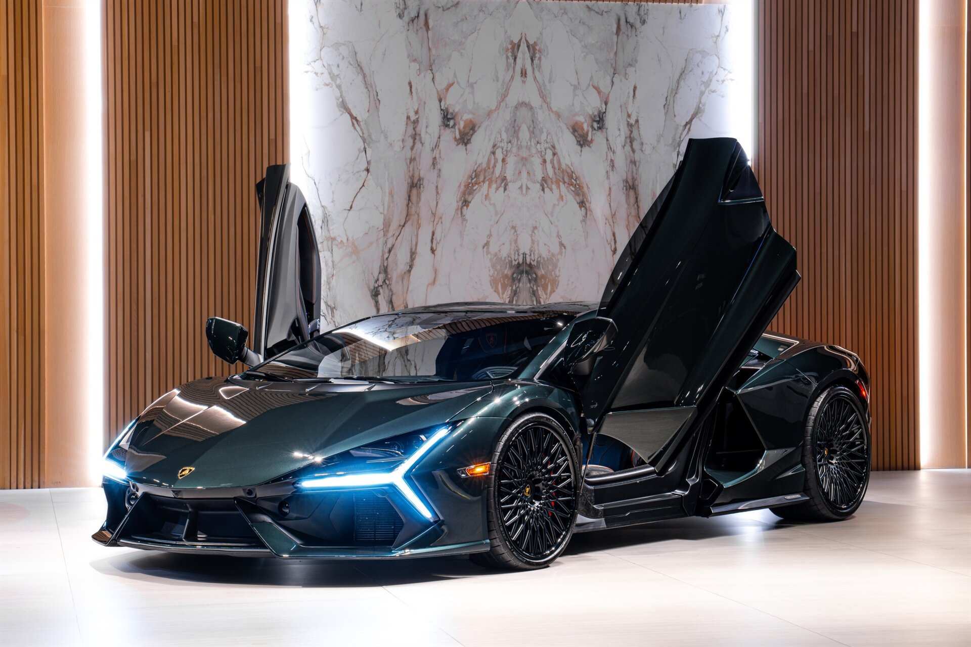 Used 2024 Lamborghini Revuelto AWD/4WD image 2