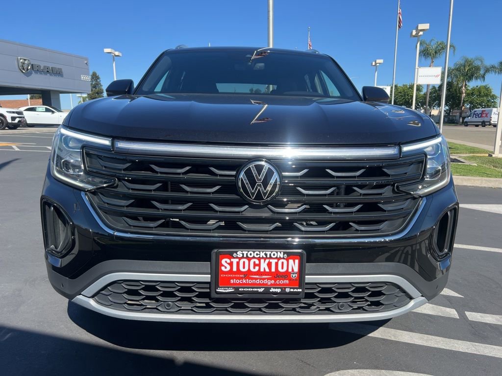 Used 2025 Volkswagen Atlas Cross Sport SE image 3