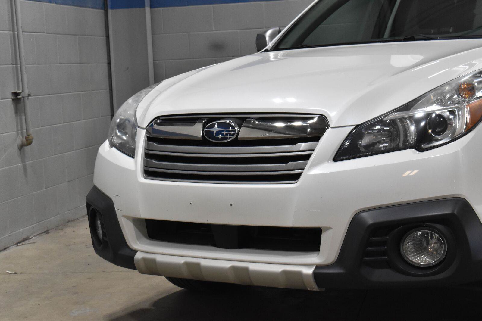 Used 2014 Subaru Outback 2.5i Limited AWD/4WD image 28