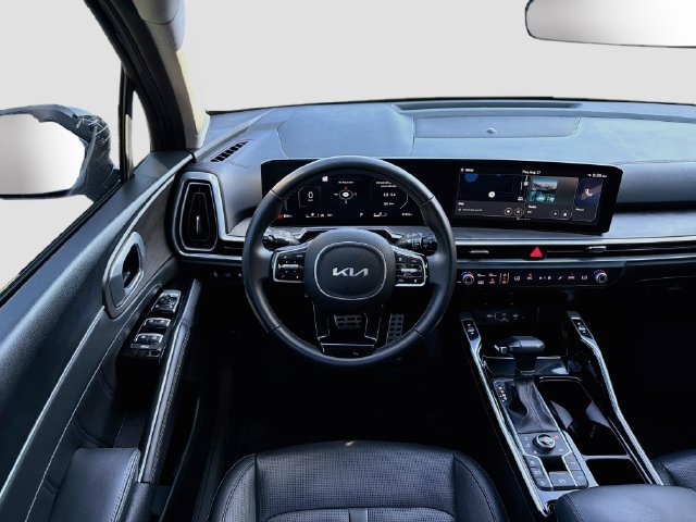 Used 2025 Kia Sorento SX AWD/4WD image 16