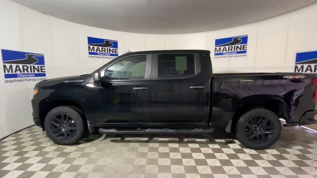 Used 2023 Chevrolet Silverado 1500 Custom AWD/4WD image 7