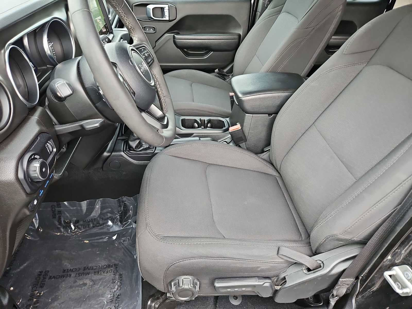 Used 2023 Jeep Wrangler Unlimited w/ Sun & Screen Package image 16