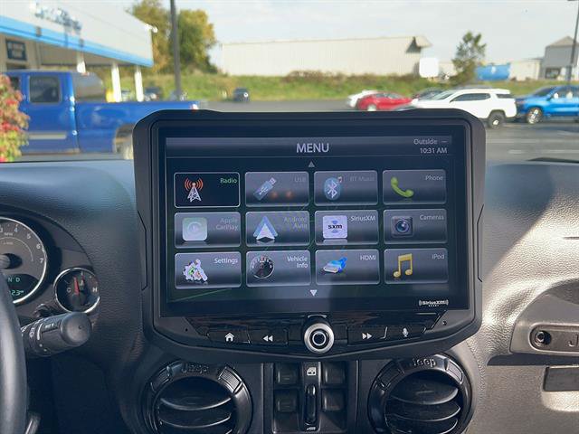 Used 2017 Jeep Wrangler Unlimited Sahara AWD/4WD image 19