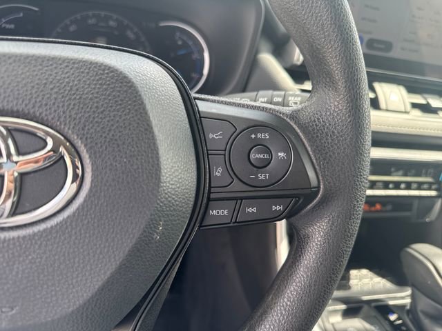 Used 2025 Toyota RAV4 XLE image 21