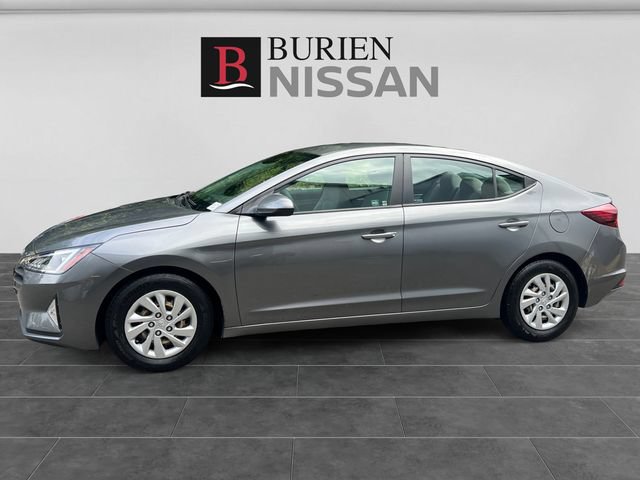 Used 2020 Hyundai Elantra SE w/ Cargo Package (C1) FWD image 2