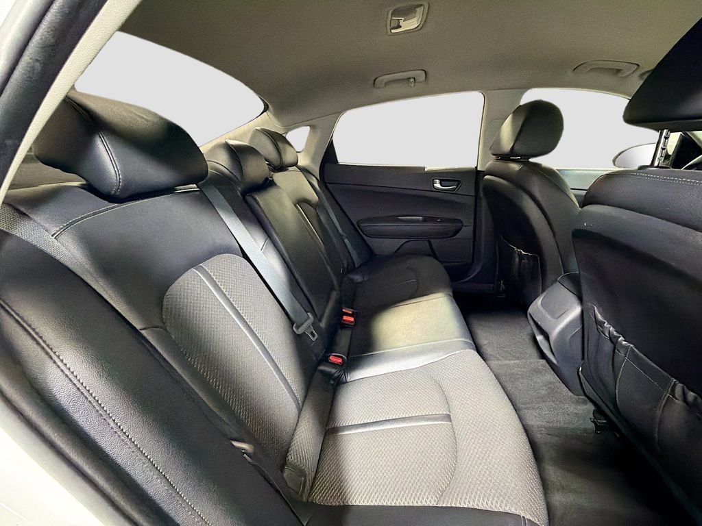Used 2018 Kia Optima S FWD image 25