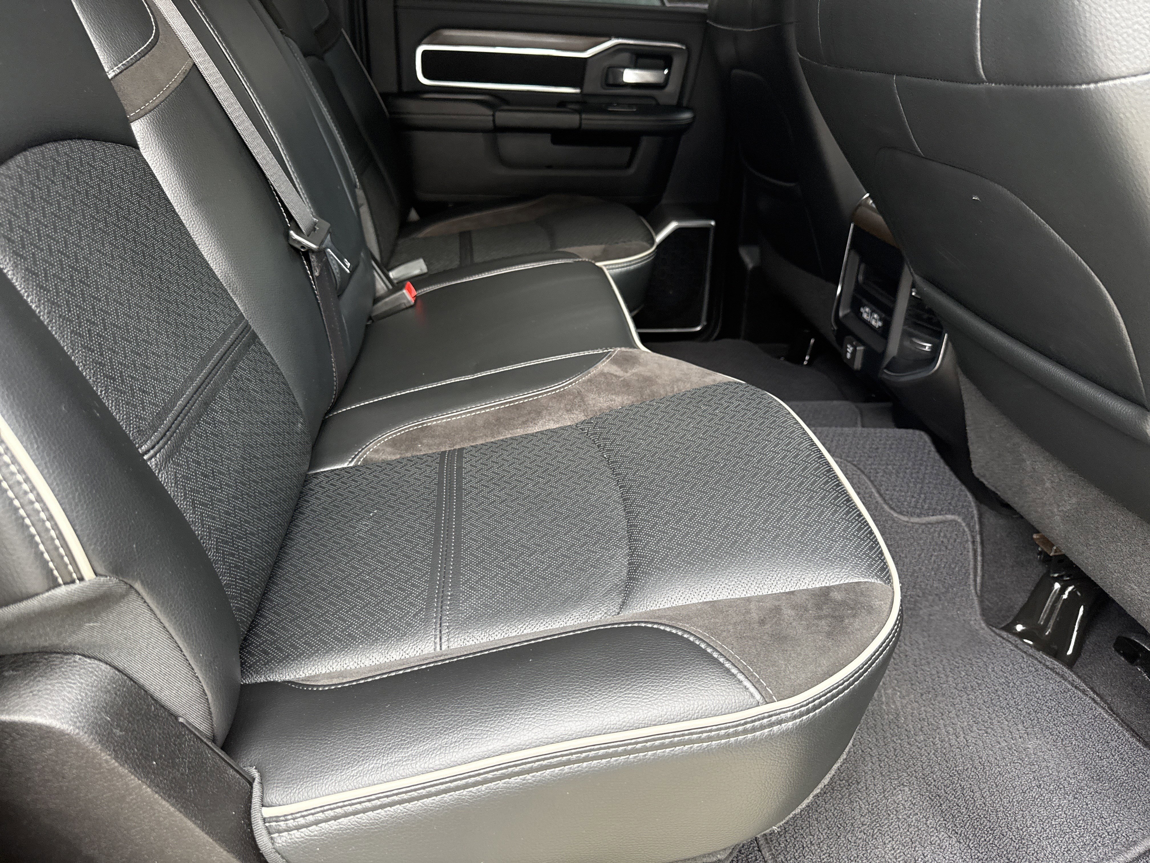 Used 2024 RAM 3500 Laramie w/ Bed Utility Group image 17