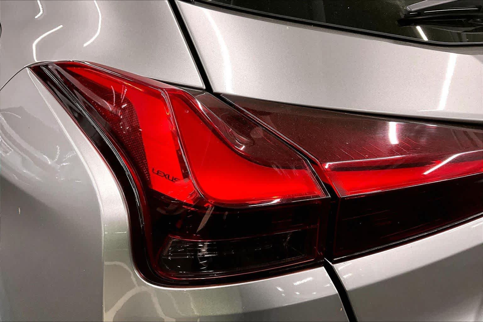 Used 2019 Lexus UX 250h w/ Premium Package AWD/4WD image 28