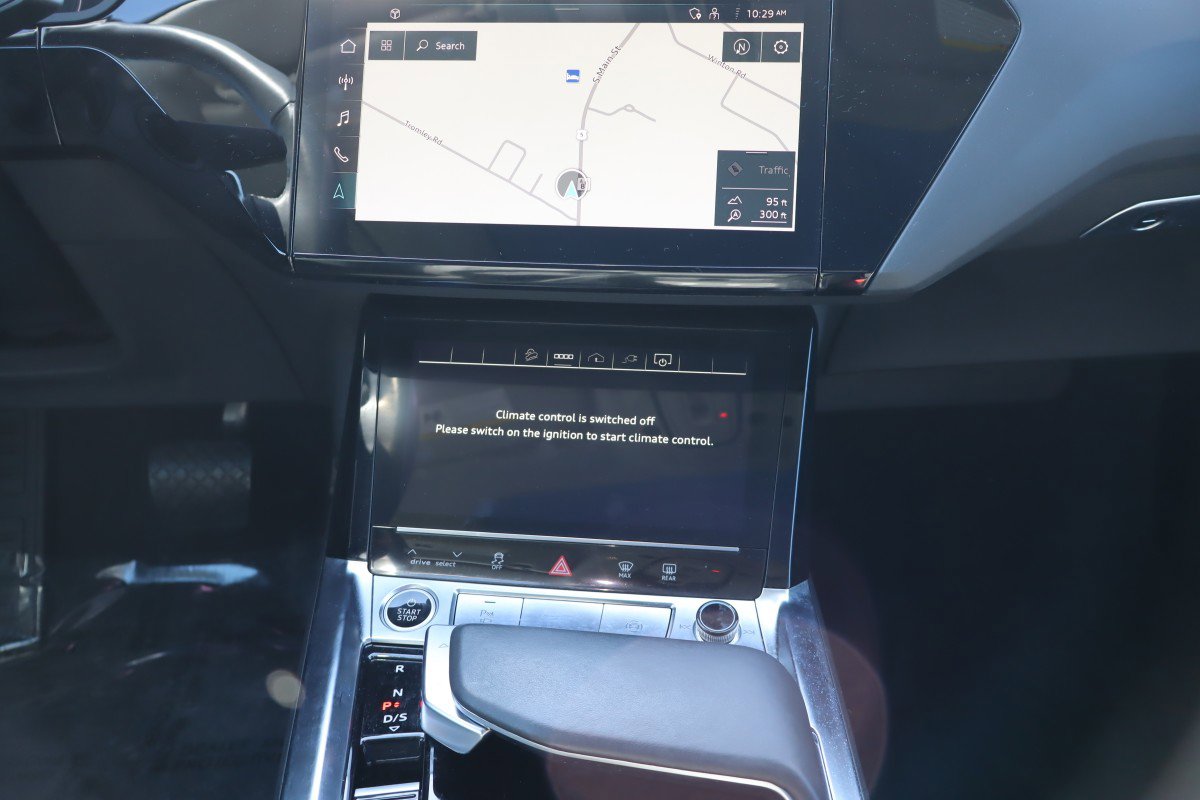 Used 2021 Audi e-tron Premium Plus w/ Premium Plus Package image 11