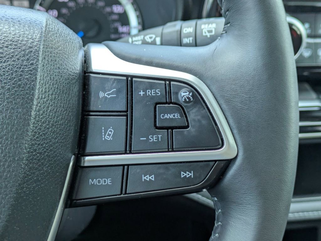 Certified 2024 Toyota Highlander LE image 27
