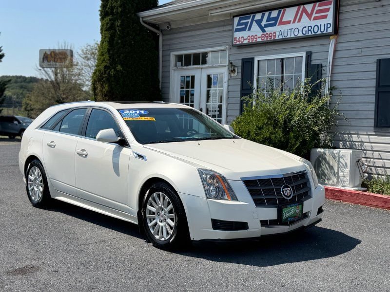 Used 2011 Cadillac CTS Luxury AWD/4WD image 4