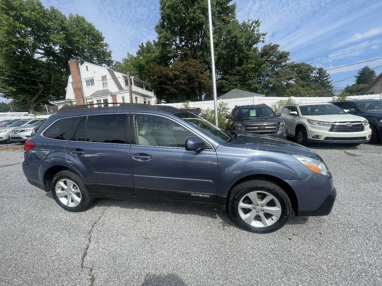 Used 2013 Subaru Outback 2.5i Premium AWD/4WD image 5